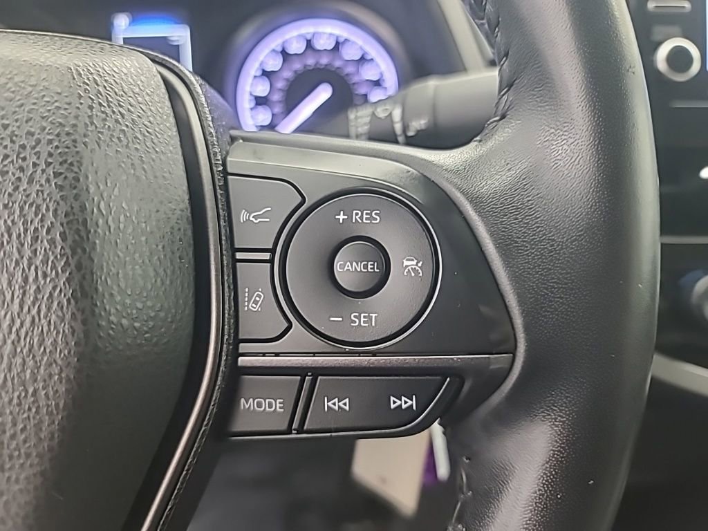 Used 2022 Toyota Camry SE FWD image 29