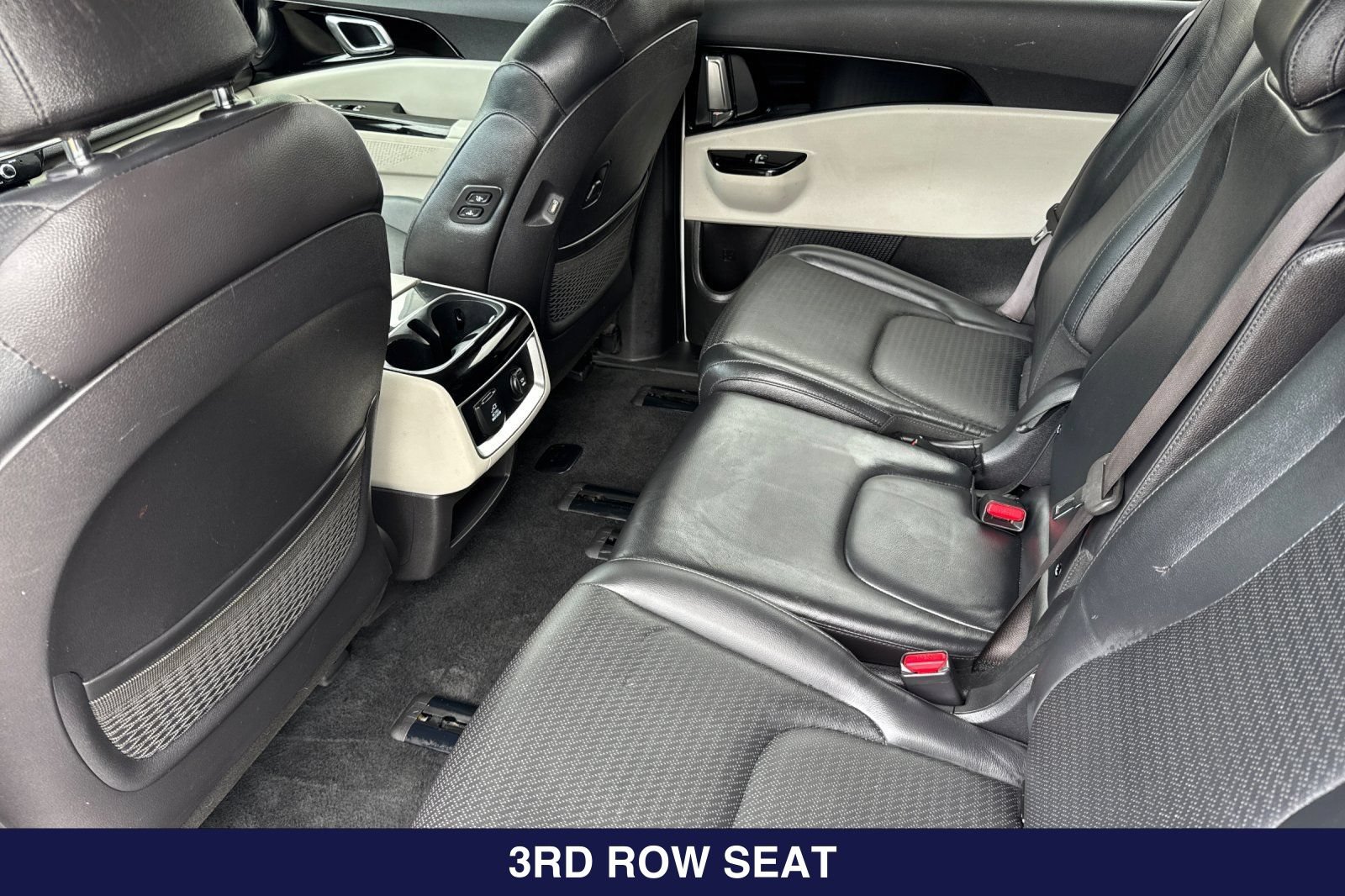 Used 2024 Kia Carnival SX Prestige FWD image 12
