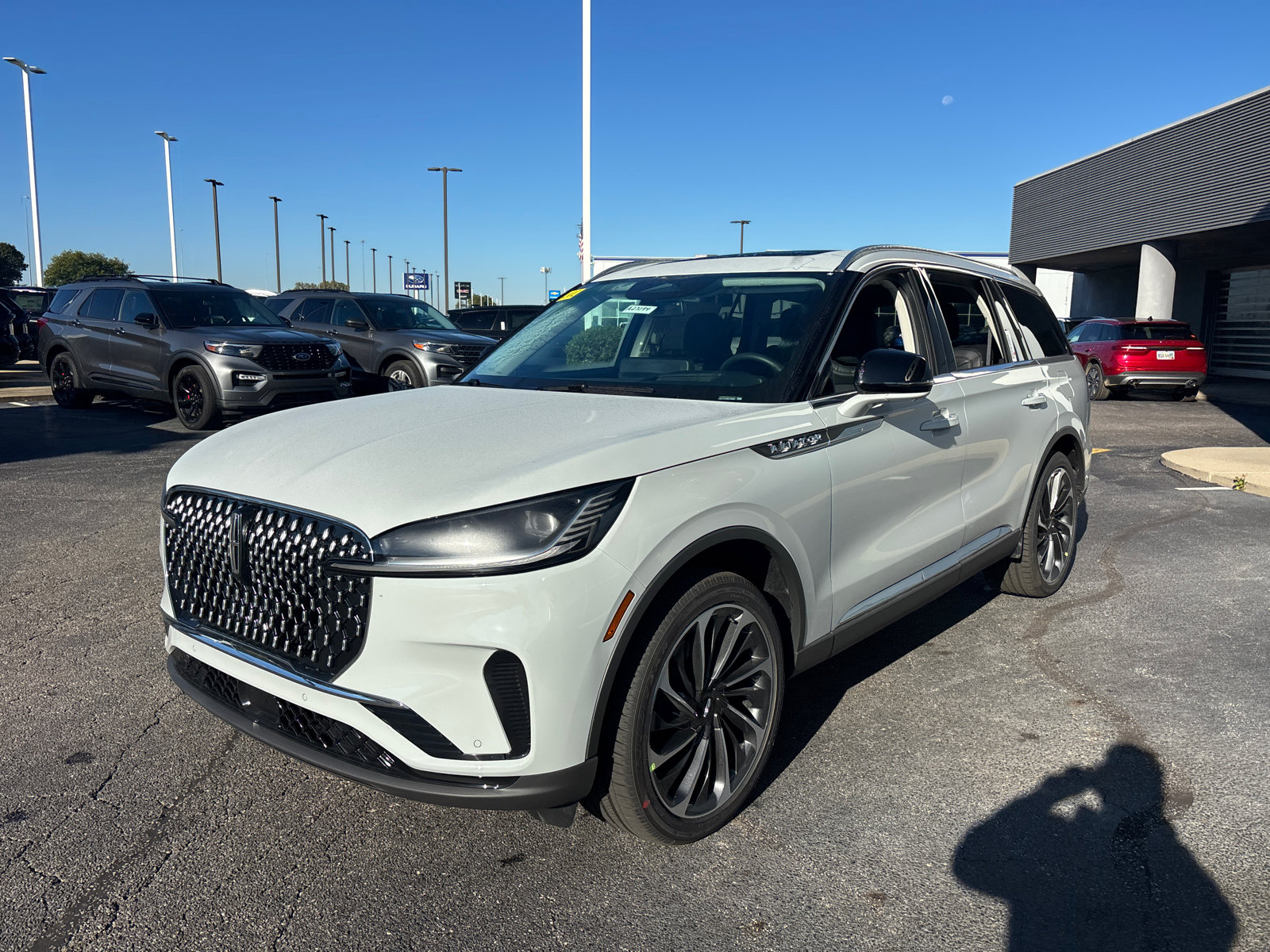 New 2027 Lincoln Aviator Reserve AWD/4WD image 3
