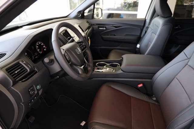 New 2025 Honda Ridgeline Black Edition image 10