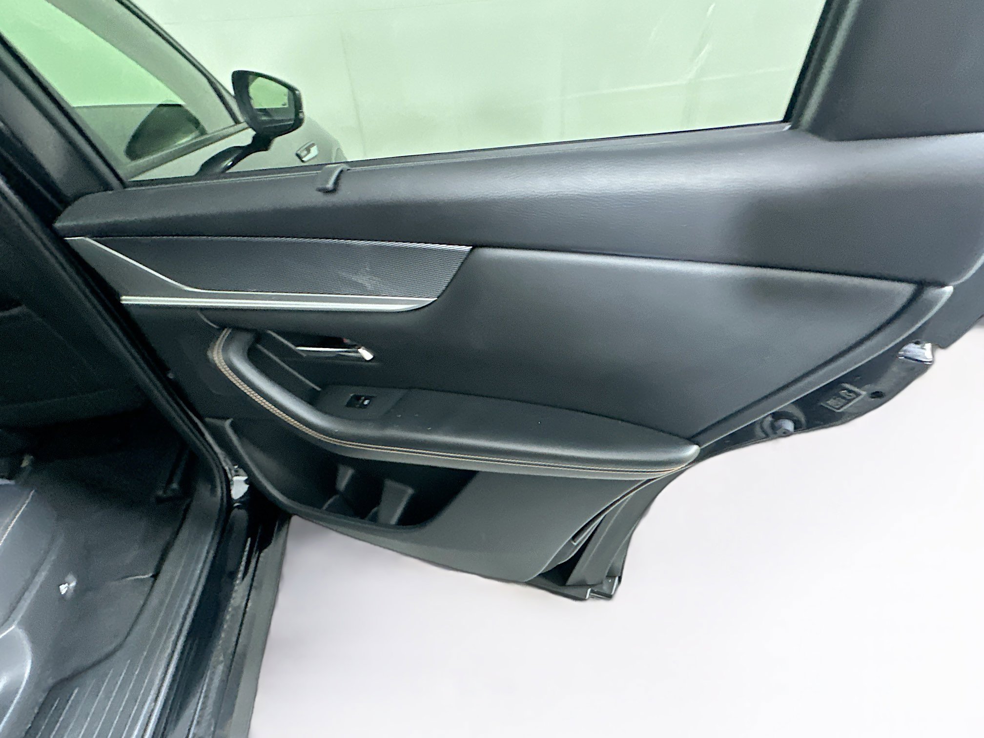 Used 2025 MAZDA CX-90 3.3 Turbo w/ Preferred Package image 33