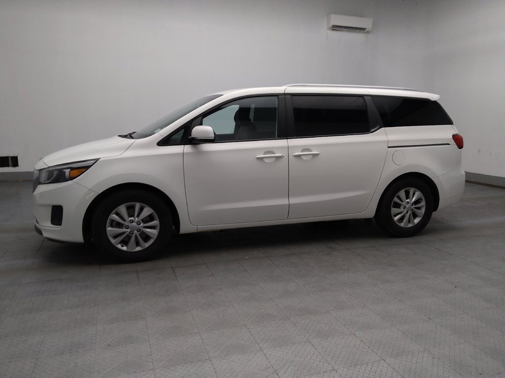 Used 2016 Kia Sedona LX w/ Option Group 020 FWD image 2
