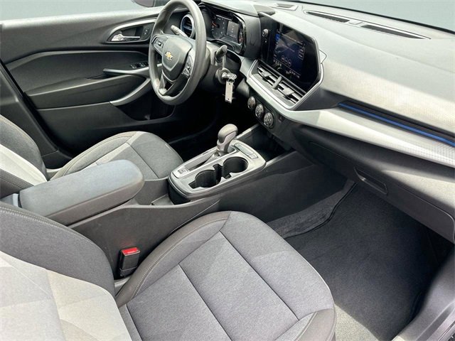 Used 2024 Chevrolet Trax LS w/ LS Convenience Package image 10