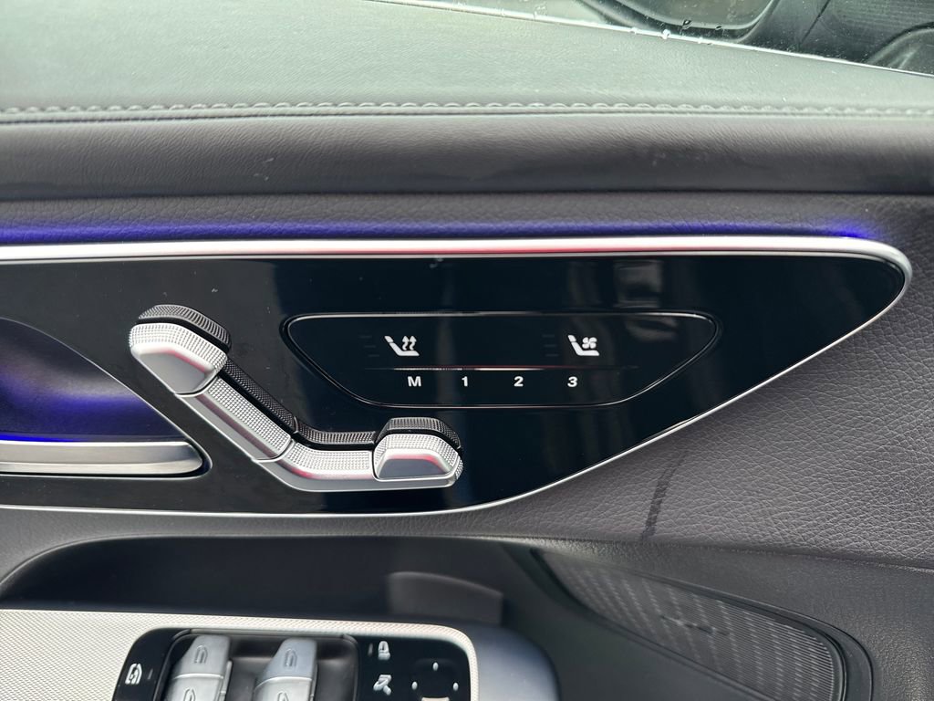 Used 2025 Mercedes-Benz GLC 300 4MATIC image 14