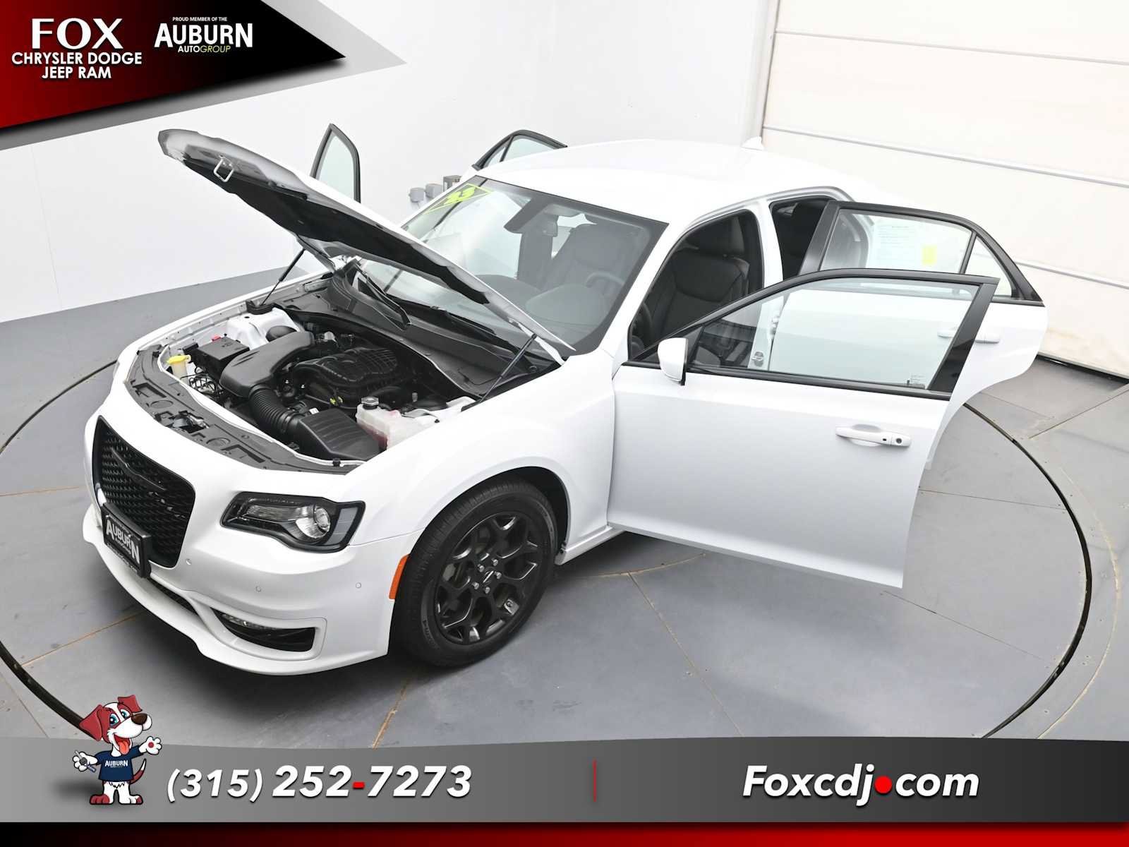 Used 2023 Chrysler 300 Touring L w/ Comfort Group image 34