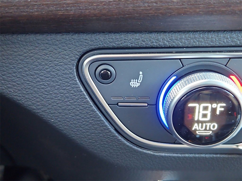 Used 2024 Audi Q5 e Premium w/ Convenience Package image 21