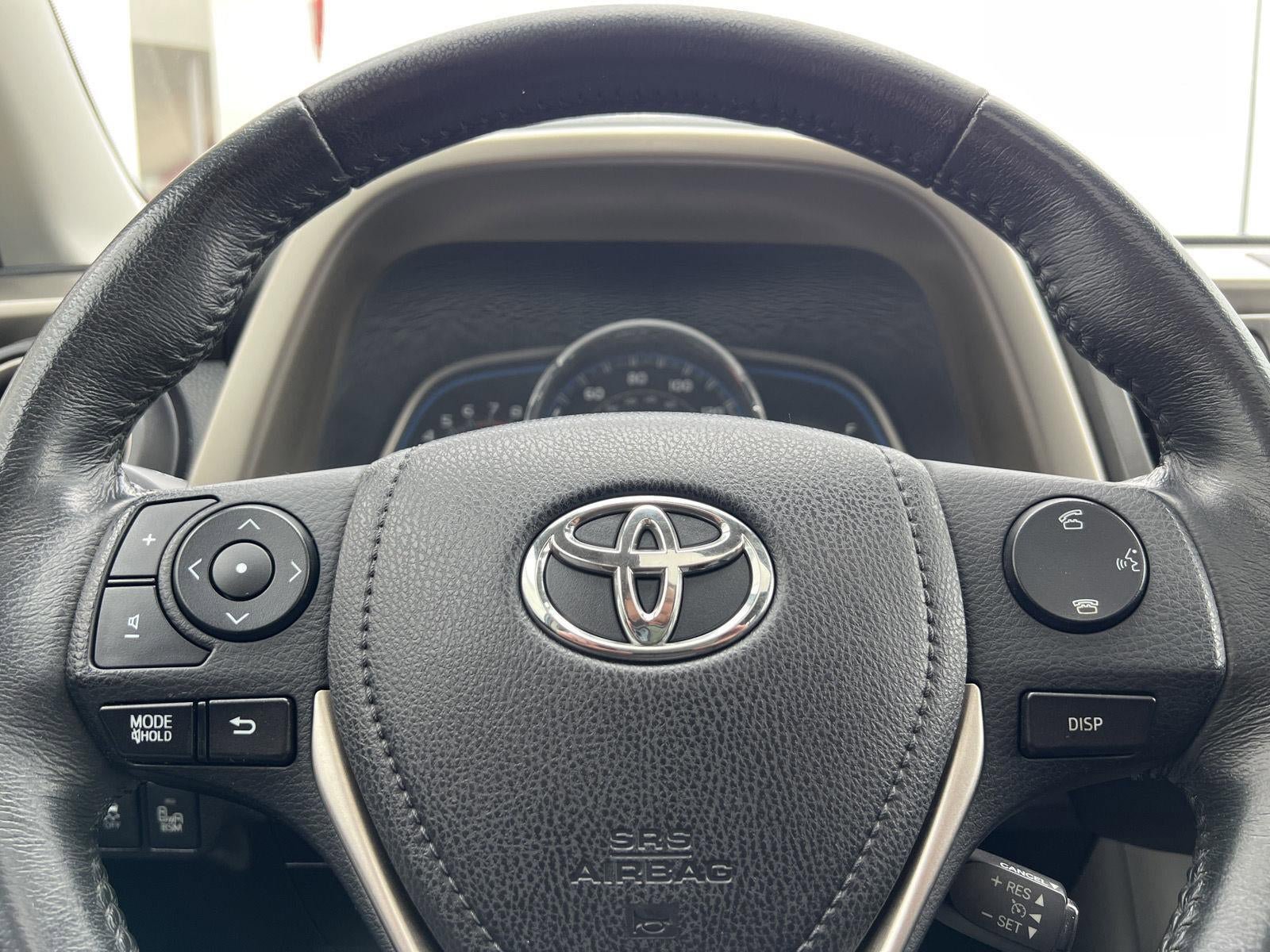 Used 2014 Toyota RAV4 Limited w/ Technology Package AWD/4WD image 18