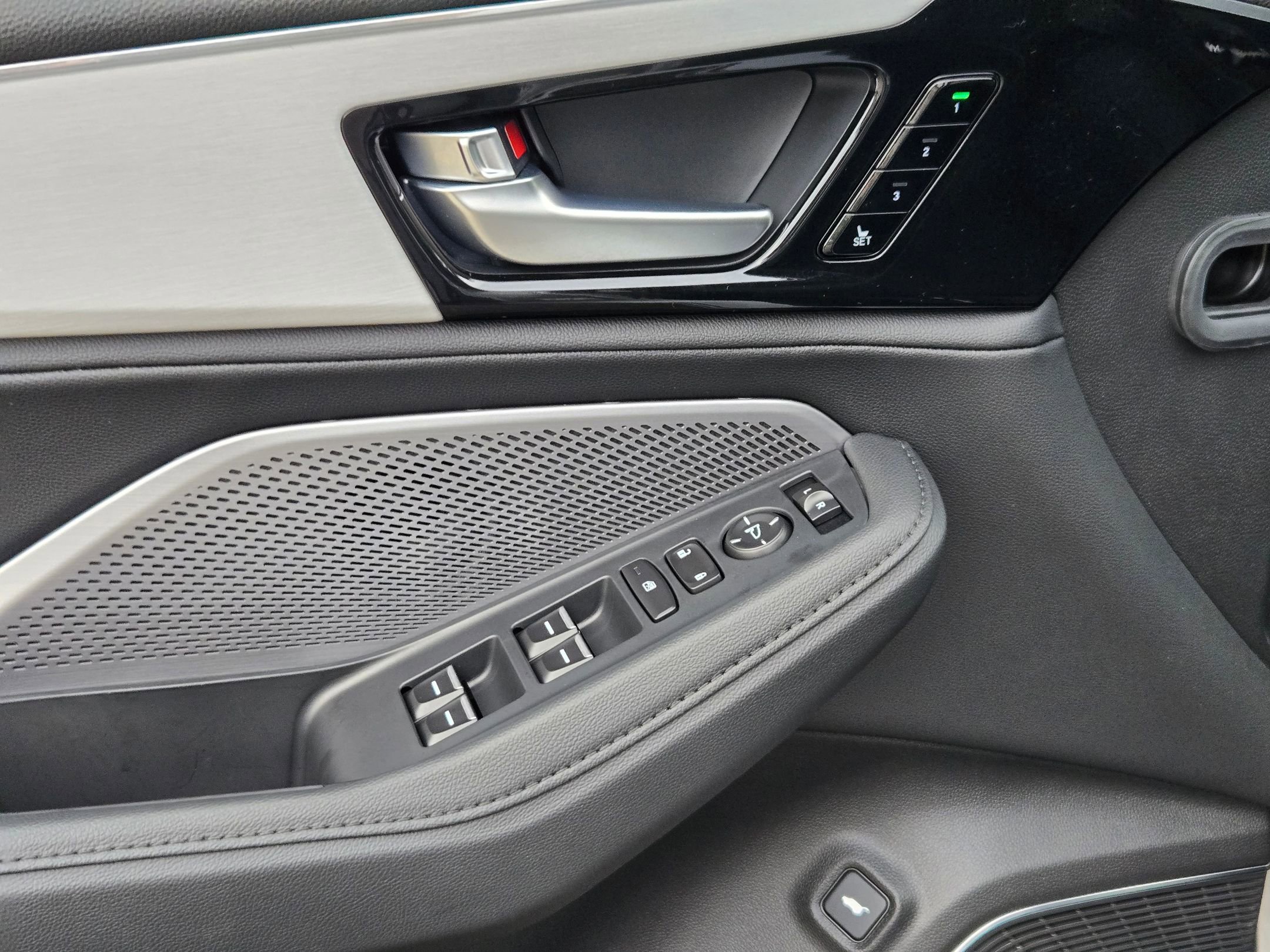 Certified 2026 Acura MDX SH-AWD image 12