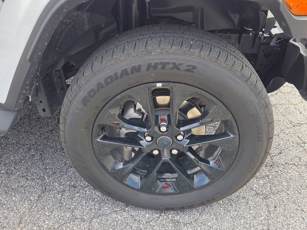 Used 2025 Jeep Wrangler Unlimited Sahara image 16