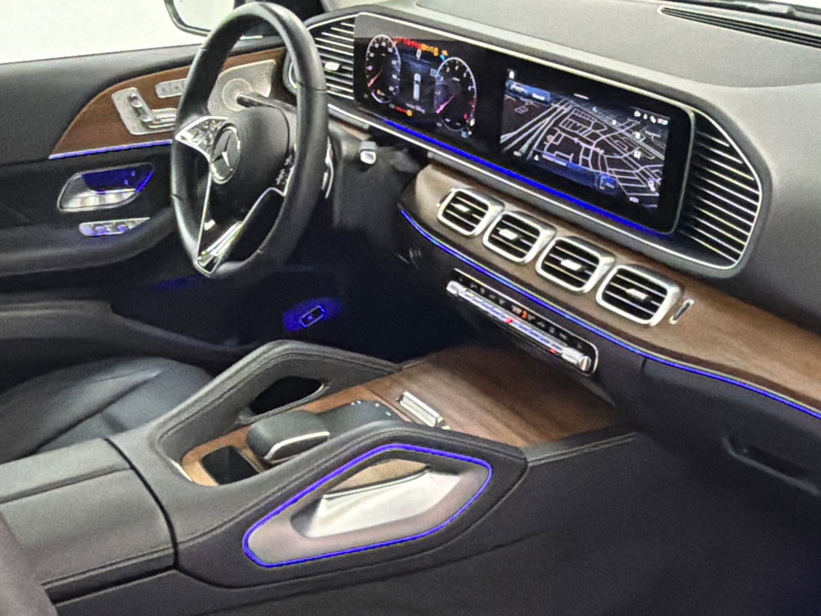 Used 2024 Mercedes-Benz GLE 350 4MATIC image 11