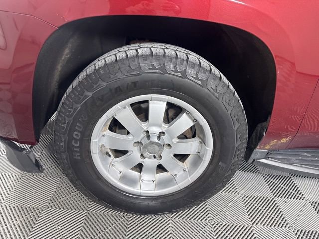 Used 2018 Chevrolet Suburban LT image 9