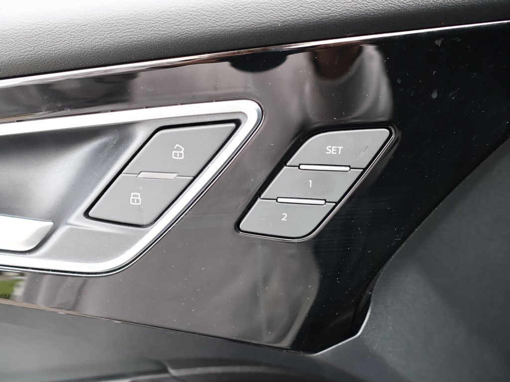 Used 2023 Audi Q4 e-tron Premium Plus w/ Premium Plus image 44
