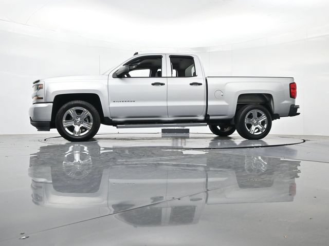 Used 2018 Chevrolet Silverado 1500 Custom w/ Custom Value Package RWD image 36