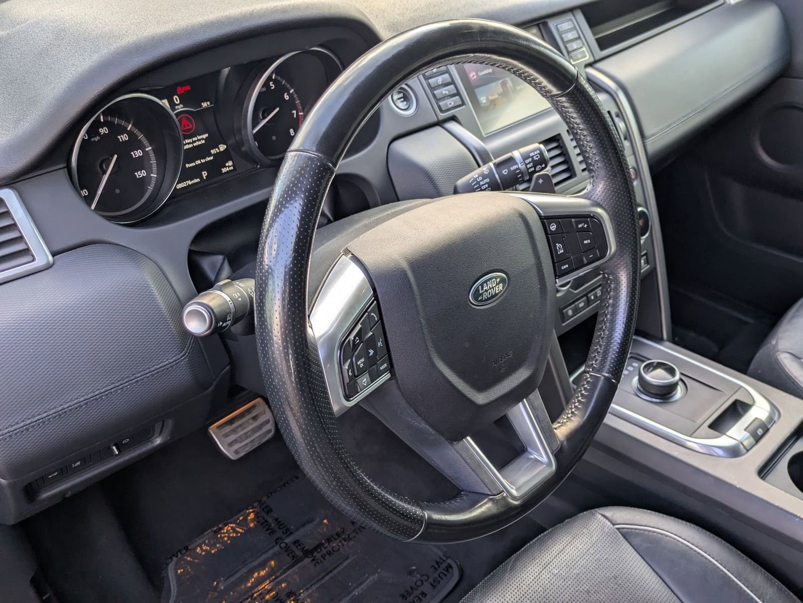 Used 2018 Land Rover Discovery Sport HSE image 16