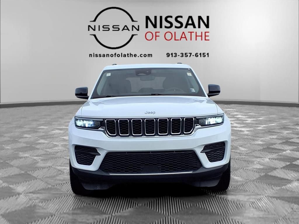 Used 2023 Jeep Grand Cherokee Laredo image 30