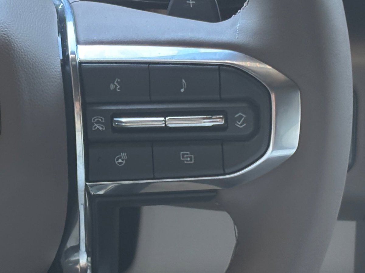 Used 2026 GMC Yukon XL Denali w/ Denali Reserve Package image 13