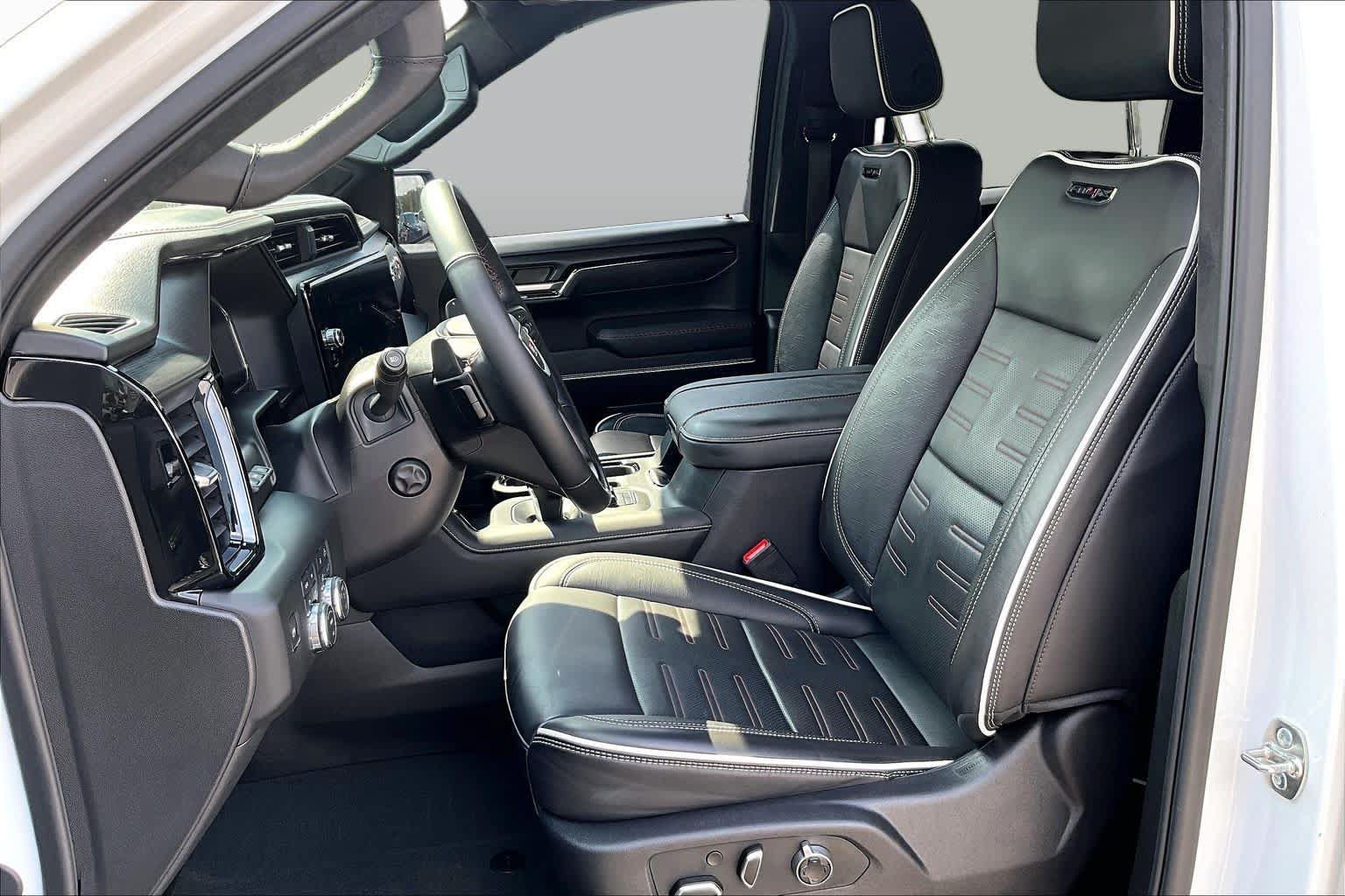 Used 2025 GMC Sierra 1500 AT4X AWD/4WD image 7
