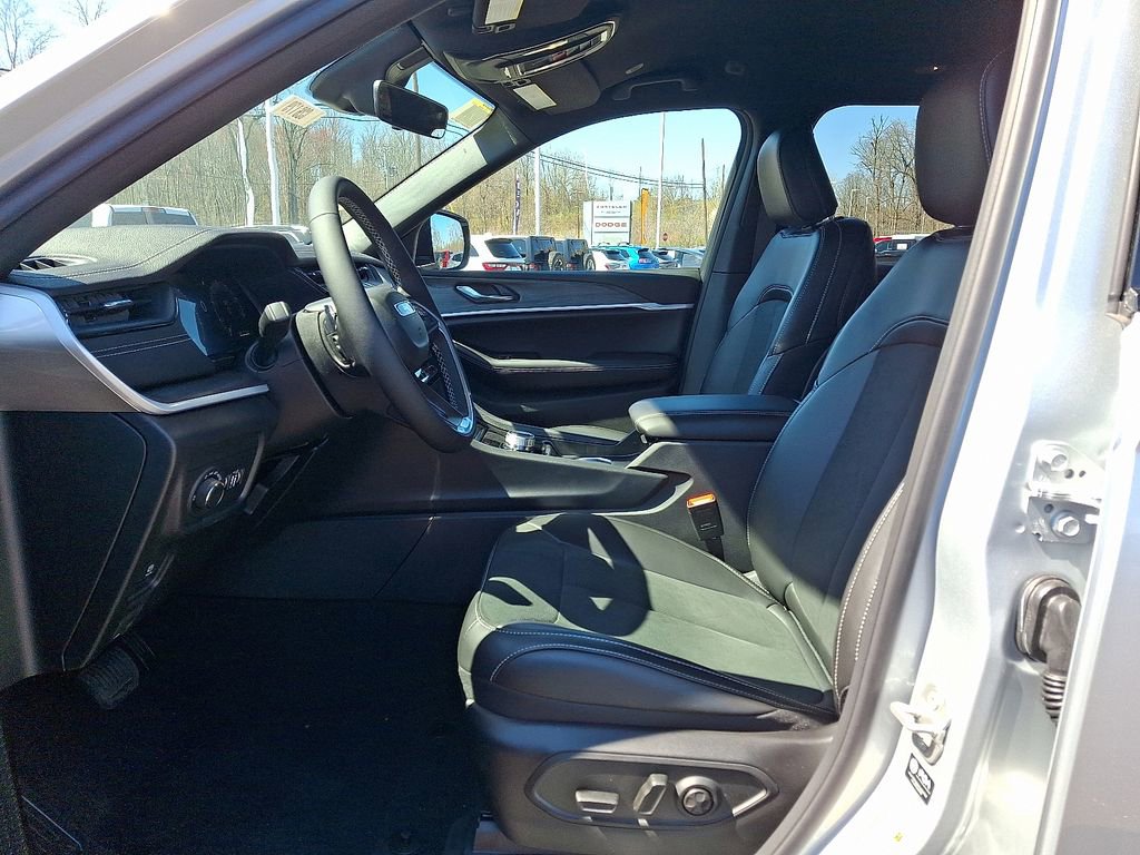 New 2026 Jeep Grand Cherokee L 4WD image 10