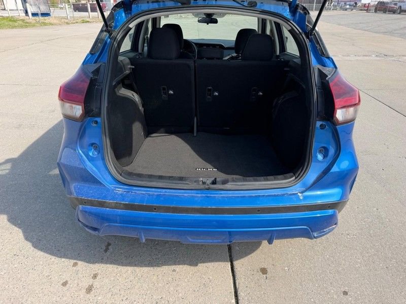 Used 2023 Nissan Kicks SV image 4