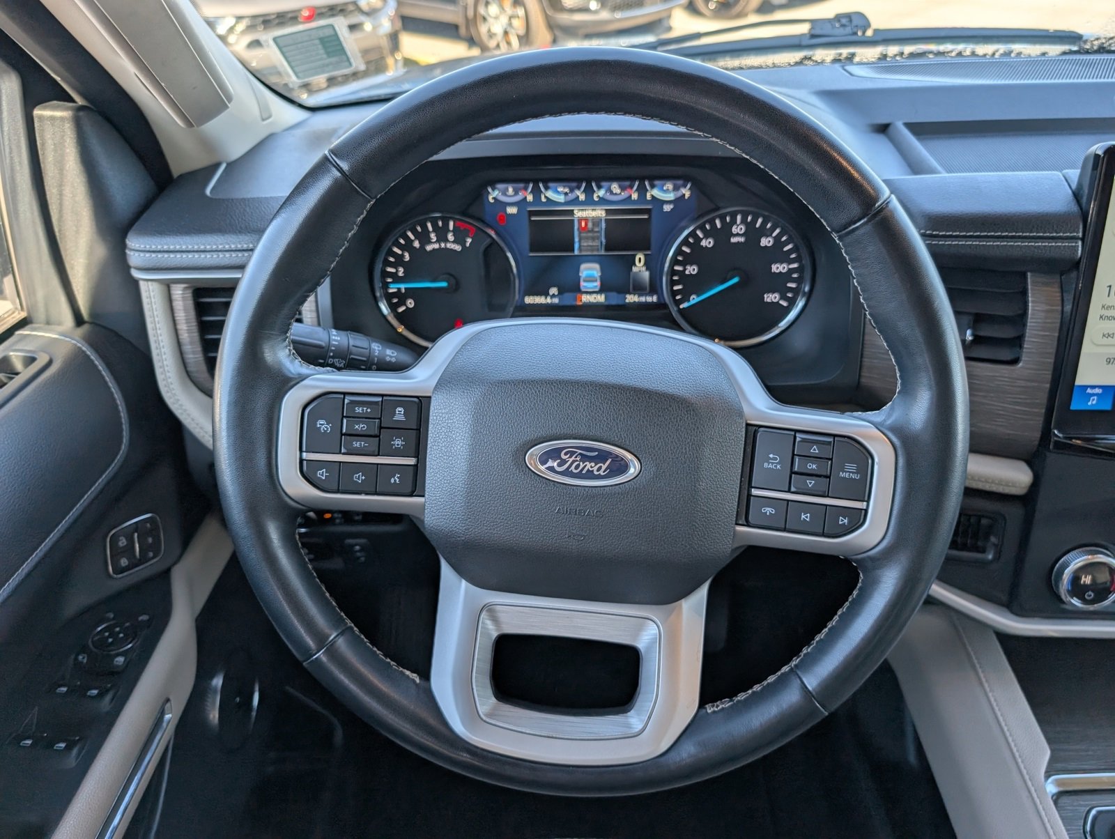 Used 2023 Ford Expedition Limited image 15