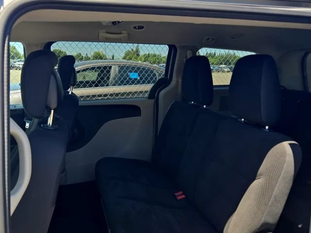 Used 2018 Dodge Grand Caravan SE w/ UConnect Hands-Free Group FWD image 9
