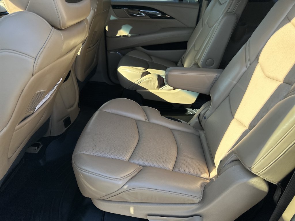 Used 2018 Cadillac Escalade ESV Platinum AWD/4WD image 15