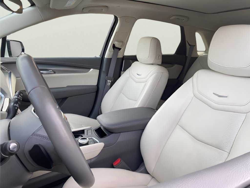 Certified 2024 Cadillac XT5 Premium Luxury AWD/4WD image 12