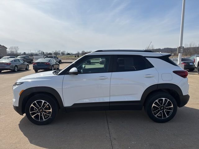 Used 2024 Chevrolet TrailBlazer LT w/ LT Cold Weather Package image 6
