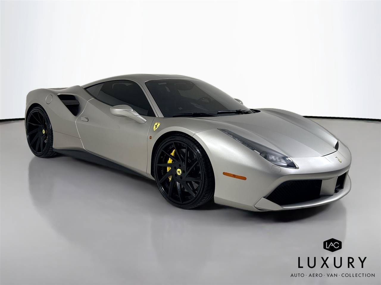 Used 2016 Ferrari 488 GTB RWD image 2