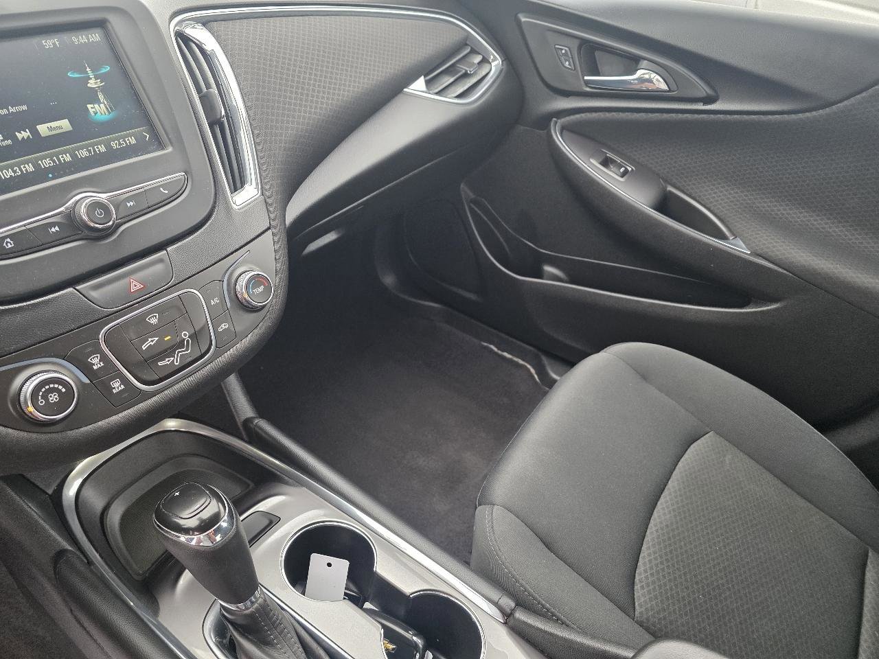 Used 2017 Chevrolet Malibu LT image 15