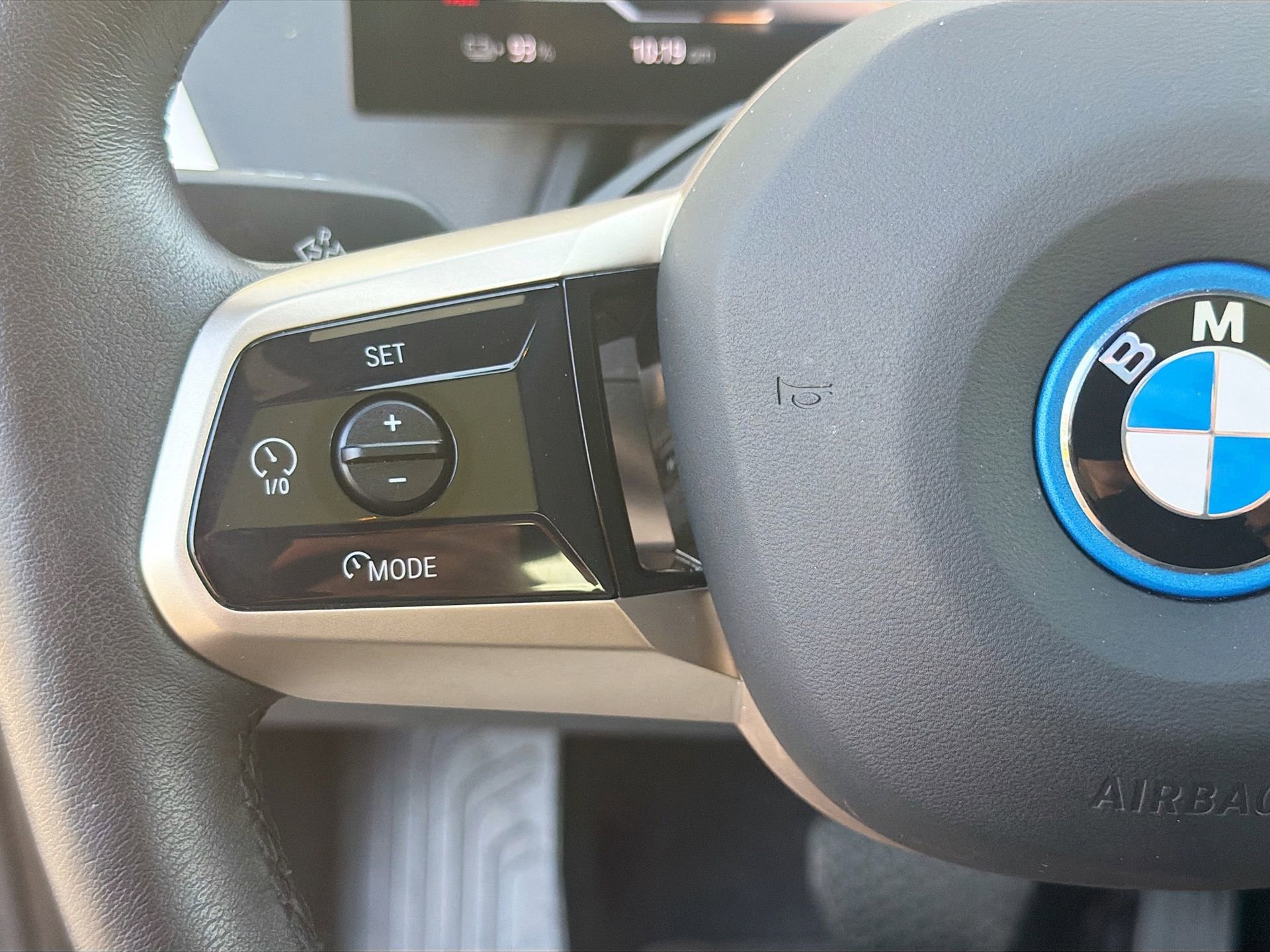 Certified 2025 BMW iX xDrive50 w/ Premium Package image 39