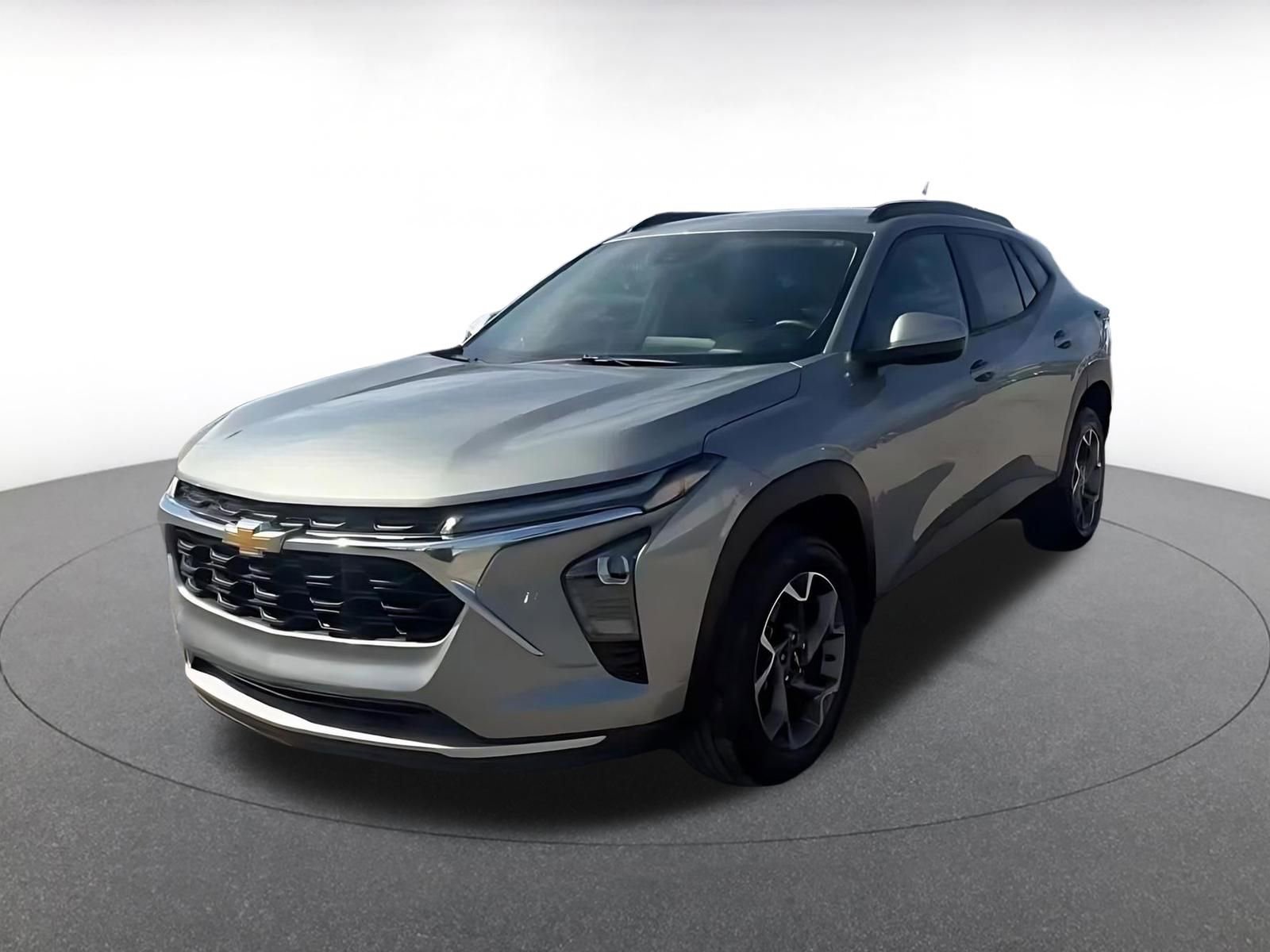 Used 2025 Chevrolet Trax LT w/ LT Convenience Package image 7