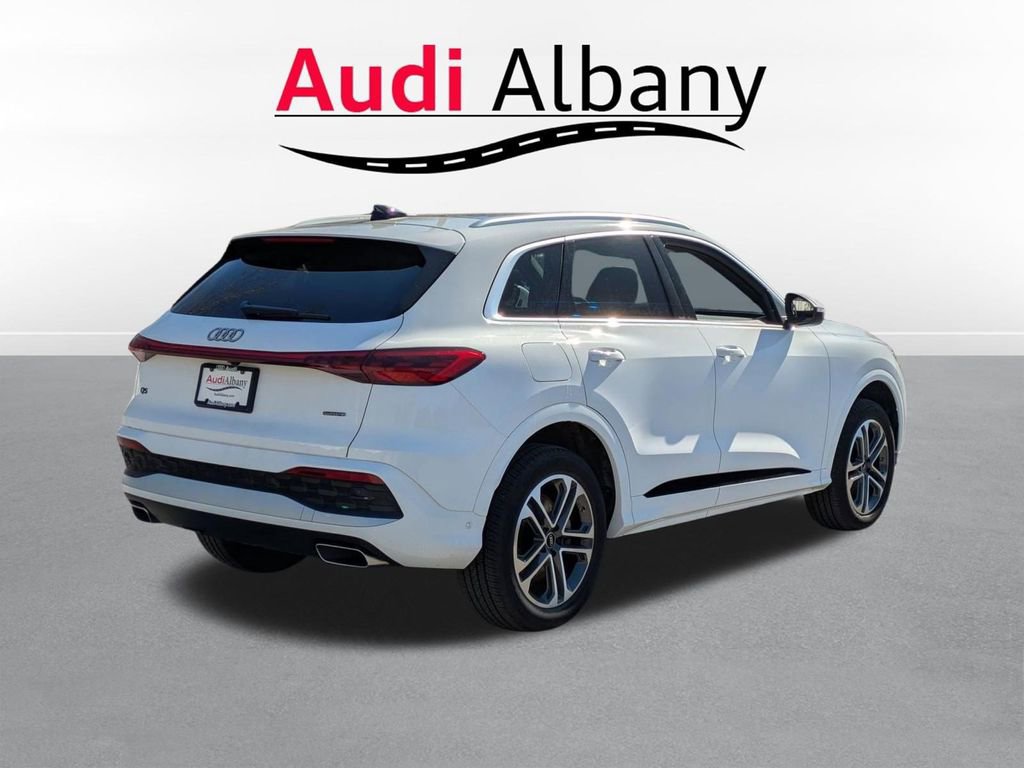 Certified 2025 Audi Q5 Premium w/ Convenience Package image 5