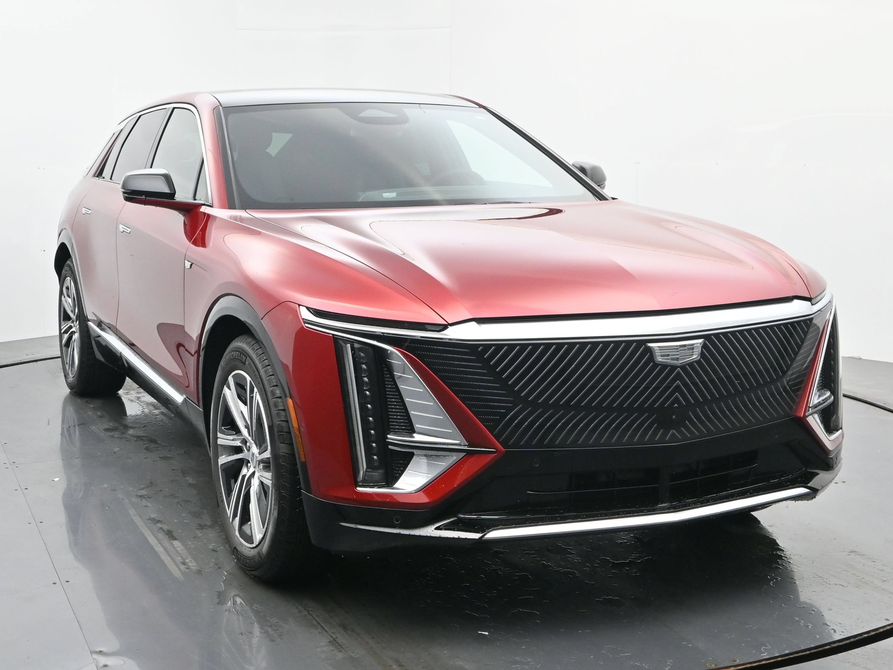 New 2026 Cadillac Lyriq Luxury w/ LPO, Floor Liner Package AWD/4WD image 8