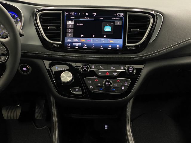 New 2026 Chrysler Pacifica Limited w/ S Appearance Package AWD/4WD image 9