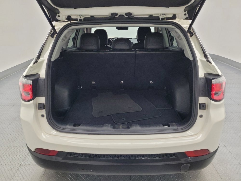 Used 2020 Jeep Compass Limited FWD image 29