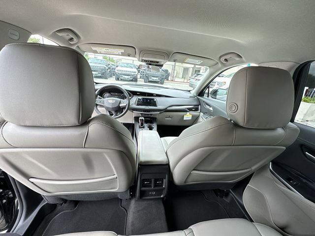 Certified 2022 Cadillac XT4 Luxury w/ Driver Awareness Package image 30