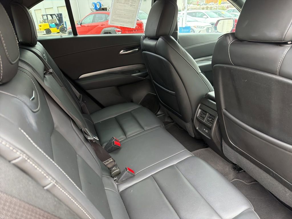 Used 2024 Cadillac XT4 Premium Luxury image 14
