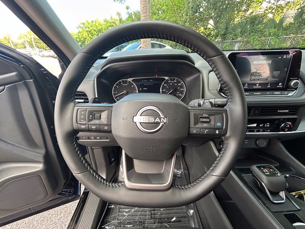 Used 2025 Nissan Rogue SV FWD image 15