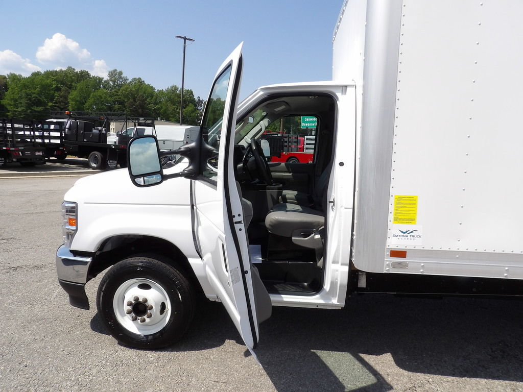 Used 2024 Ford E-450 and Econoline 450 Super Duty w/ Power Windows & Locks Group RWD image 13