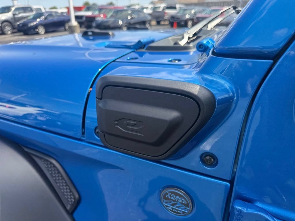 Used 2023 Jeep Wrangler Unlimited w/ Cold Weather Group AWD/4WD image 12
