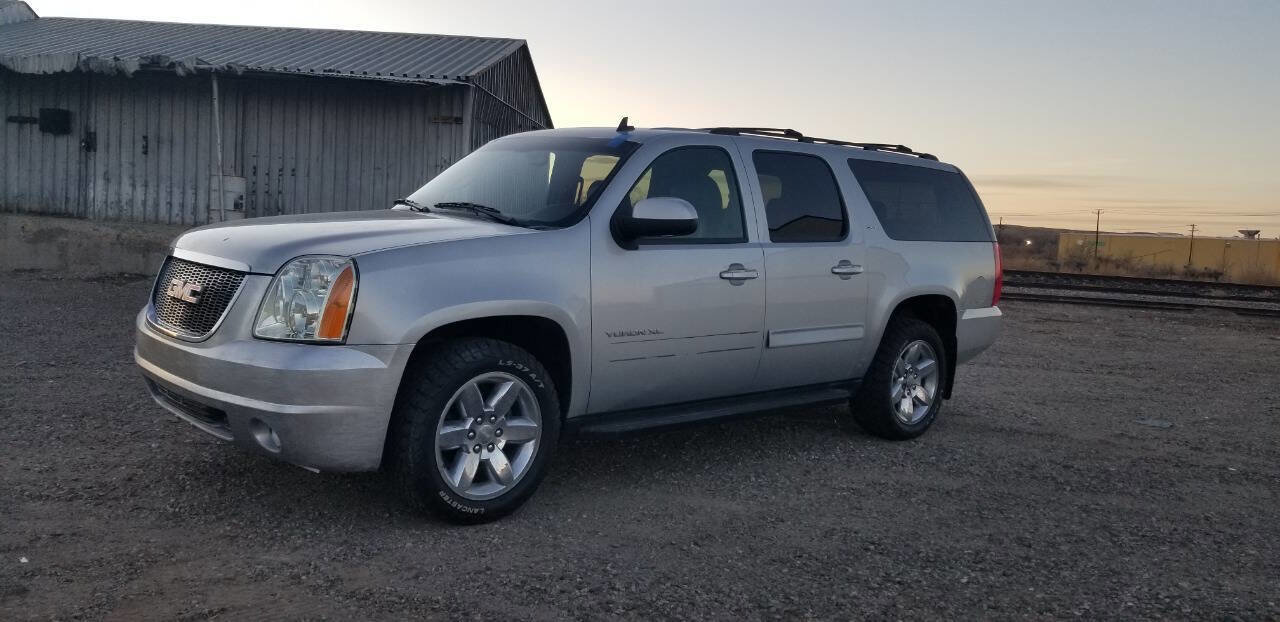 Used 2012 GMC Yukon XL SLT w/ SLT-2 Equipment Package image 2