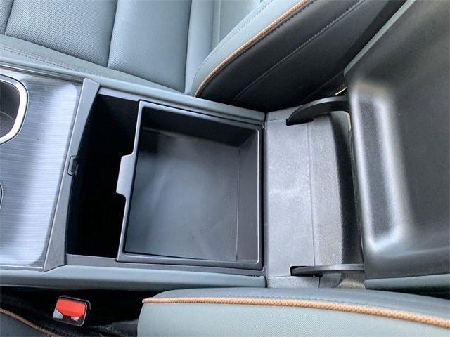 Used 2024 GMC Acadia AT4 w/ Luxury Package image 26