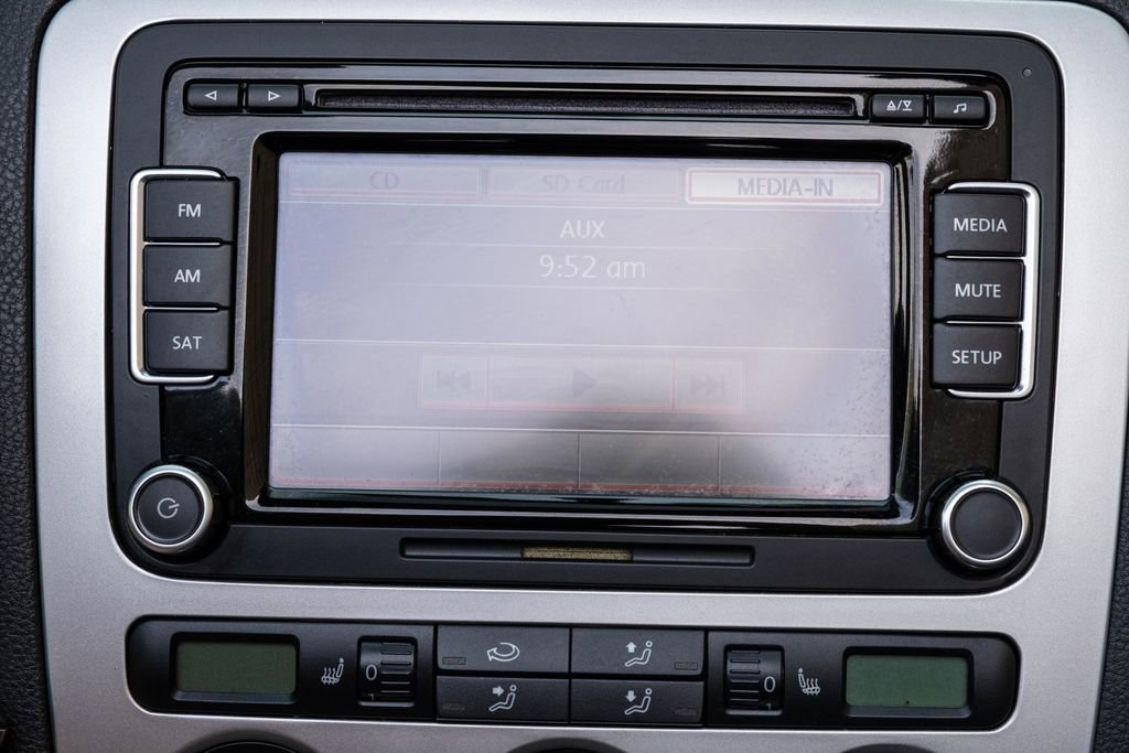 Used 2010 Volkswagen Eos Komfort FWD image 19