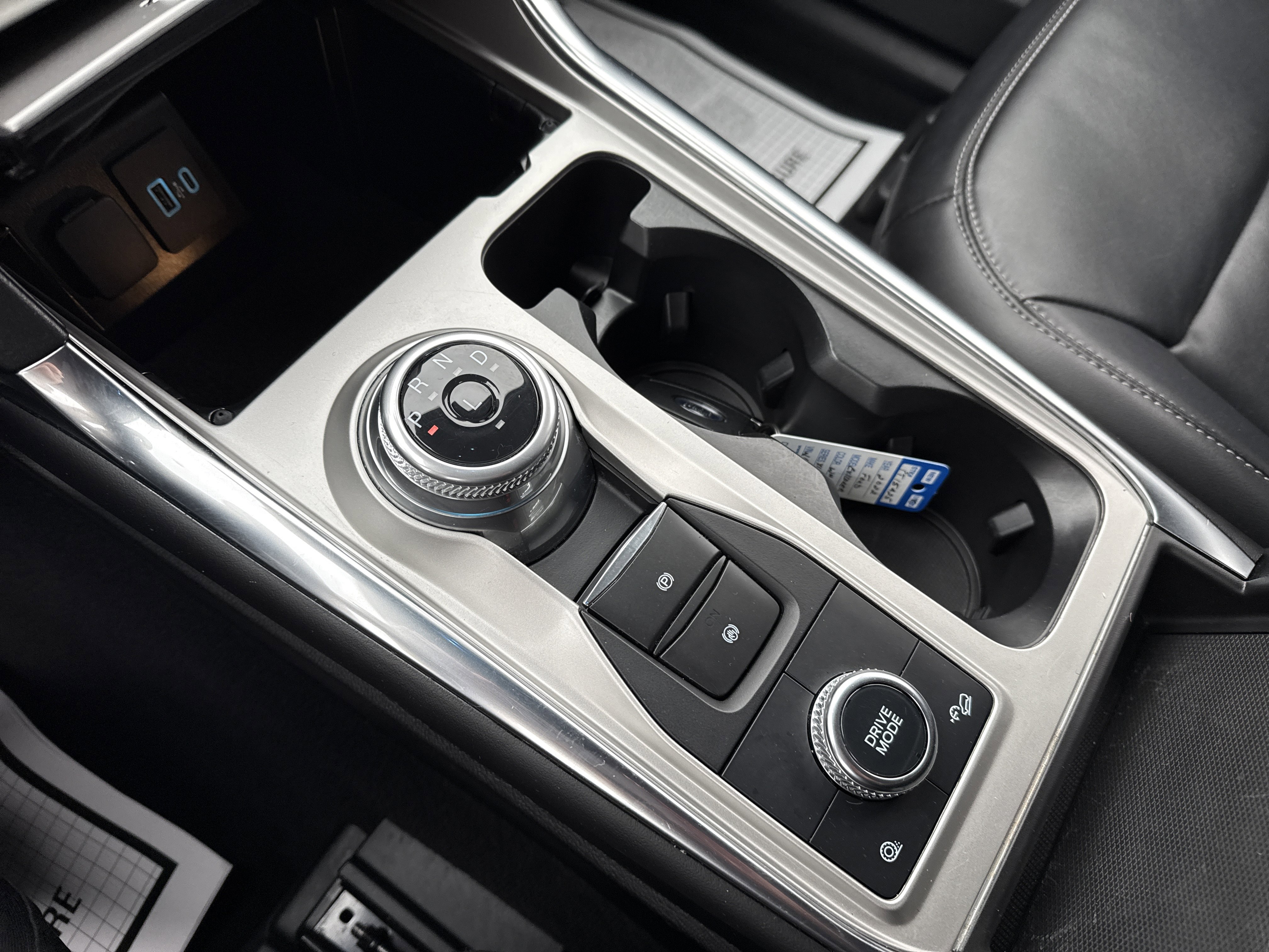 Used 2022 Ford Explorer XLT w/ Equipment Group 202A image 28