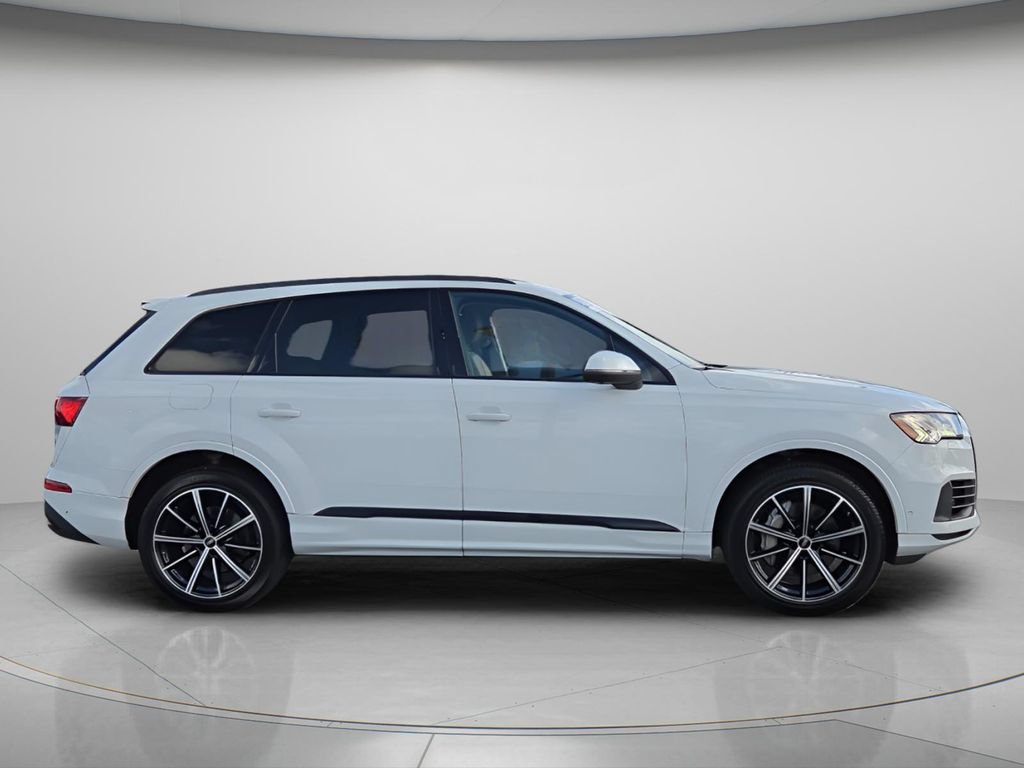 Used 2023 Audi Q7 3.0T Premium Plus w/ Premium Plus Package AWD/4WD image 9