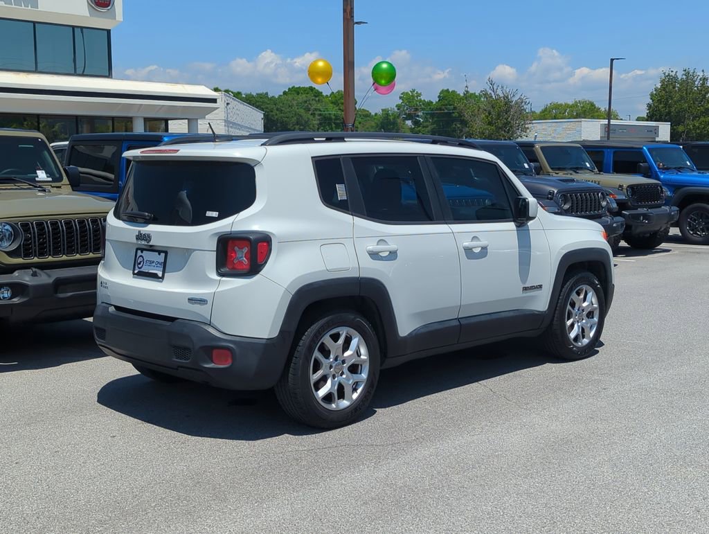 Used 2015 Jeep Renegade Latitude FWD image 7