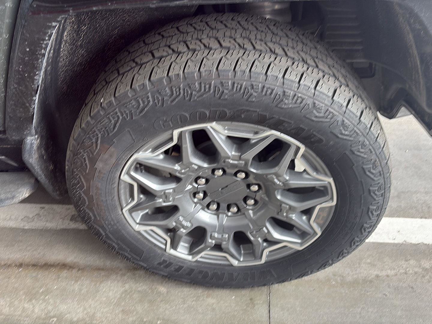 Used 2024 GMC Hummer EV 3X w/ LPO, Cargo Utility Package image 10