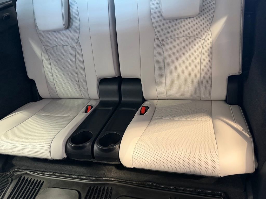 Used 2022 Lexus RX 350L Premium w/ Premium Package image 35