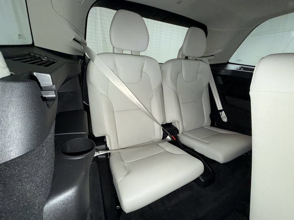 Used 2022 Volvo XC90 T6 Momentum w/ Advanced Package AWD/4WD image 18